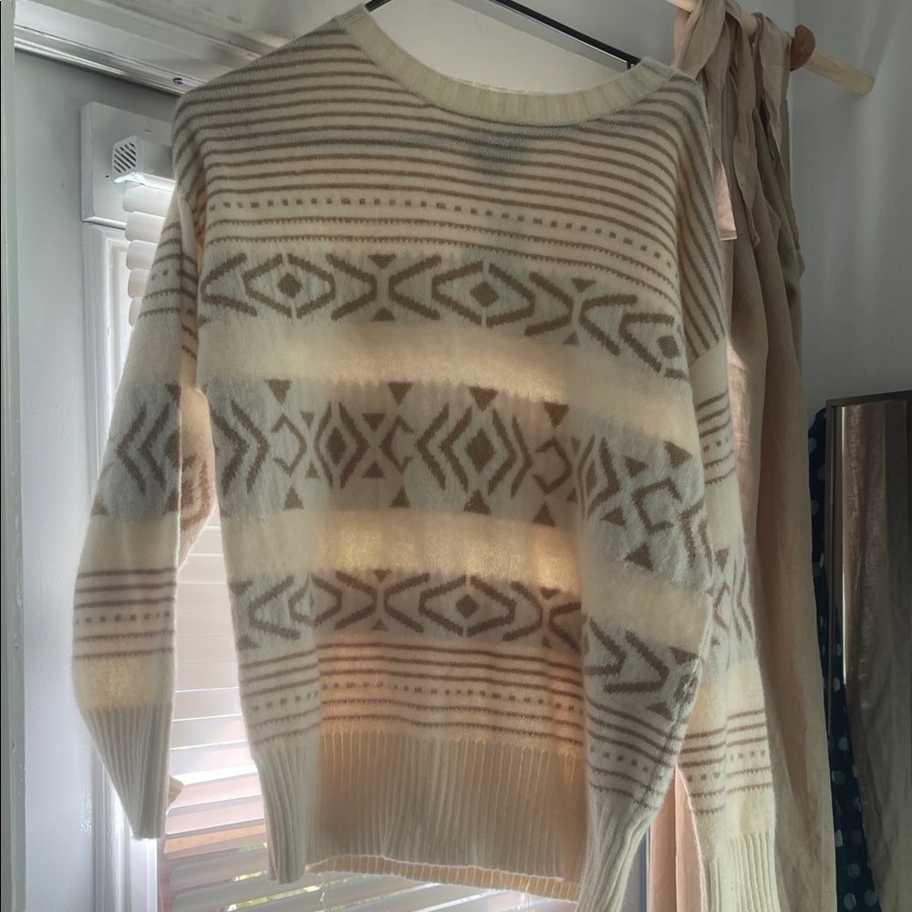 Gorgeous Brand New Pendleton Patterned Cream and Tan Women's Pullover Sweater